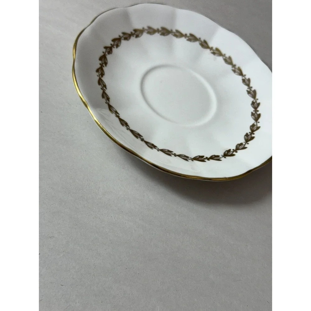 Vintage Elizabethan Fine Bone China‎ Taylor & Kent England Tea Cup & Saucer